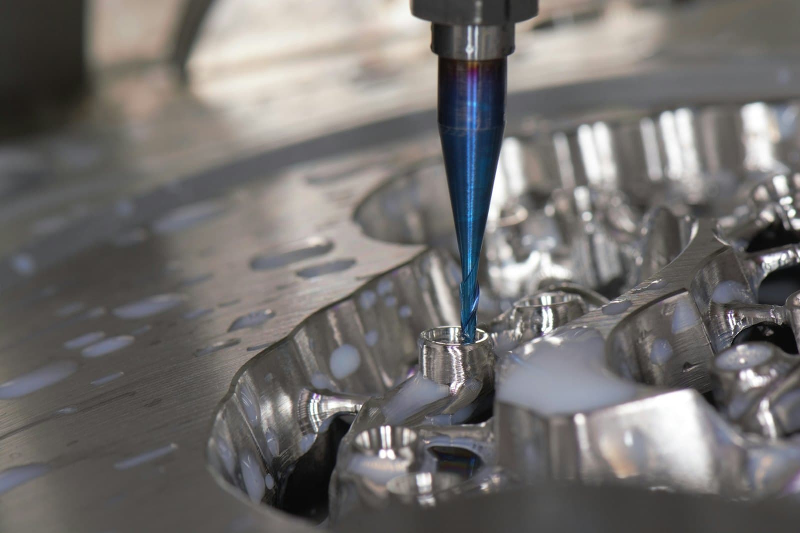 Prototip niteliğinde karmaşık metal parçanın CNC ile işlenmesi